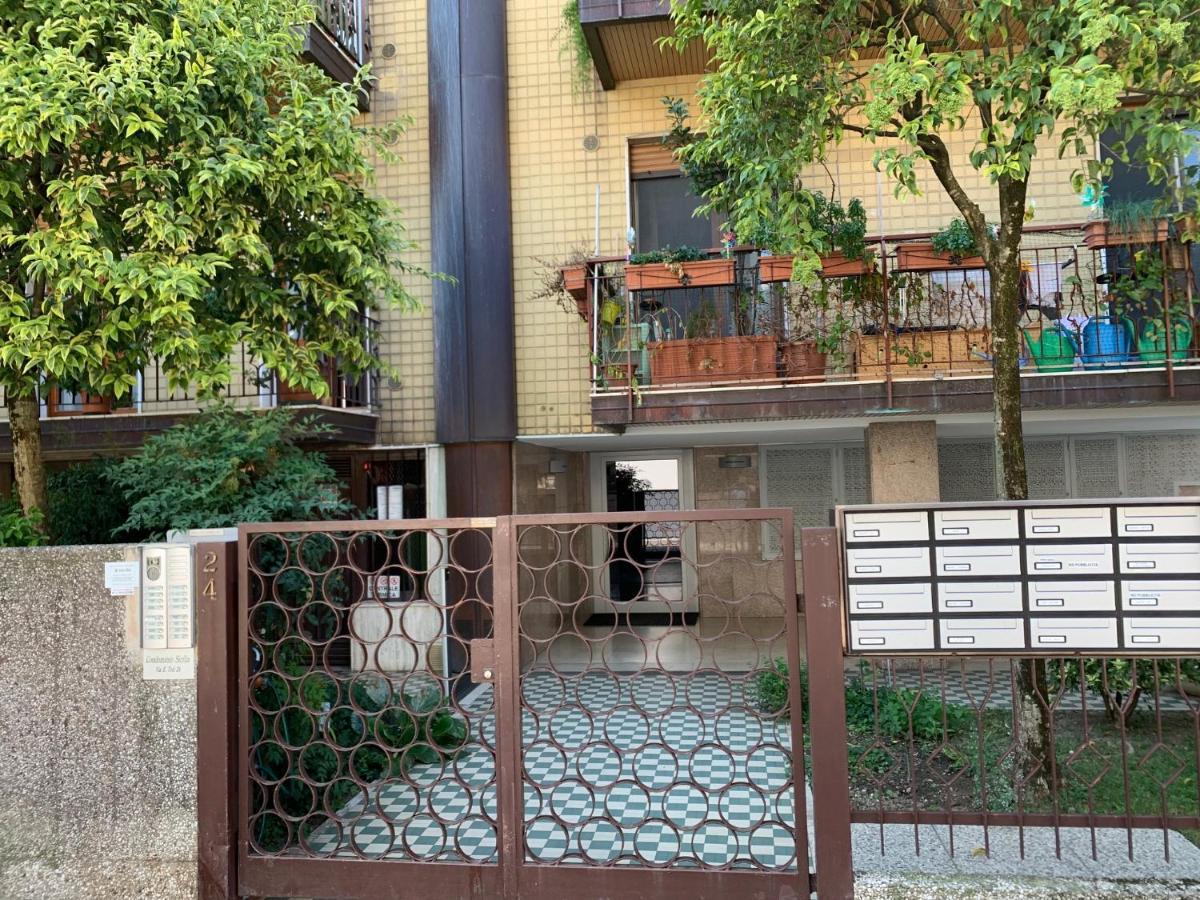 Holidays Apartment Toti To Fulfill Your Wishes Mestre Exterior photo